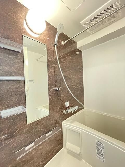 ケリア川口の浴室