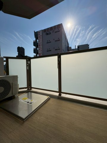 セレニテ夕陽丘エクラのバルコニー