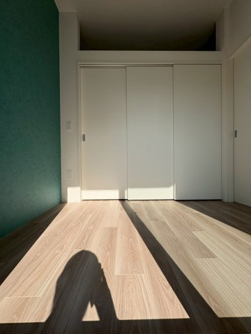 セレニテ夕陽丘エクラの洋室