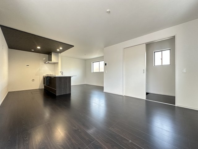 明石市西明石東町新築戸建１号棟の居間・リビング