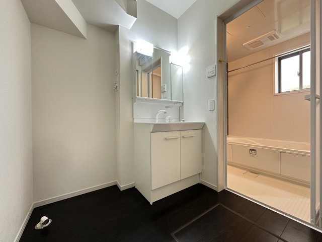 明石市西明石東町新築戸建１号棟の洗面所