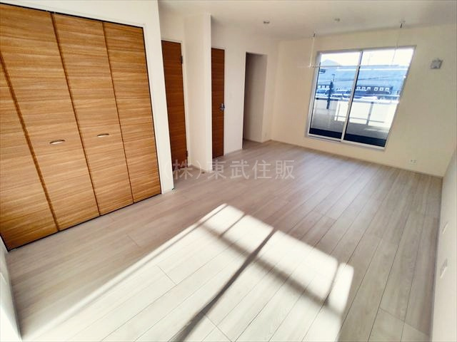 【寝室】 | 新座市堀ノ内2丁目 | ２階西側11.0帖洋室　主寝室としてお使いいただけます