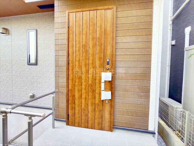 【玄関】 | 新座市堀ノ内2丁目 | 落ち着いた雰囲気の玄関です