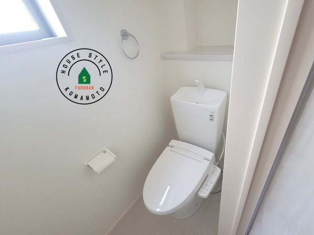 菊池郡大津町大字大津第8-3棟（6号棟）　の内観：施工例|温水洗浄便座を完備しております。2ヶ所にトイレがあるのは朝の慌ただしい時間も安心です。