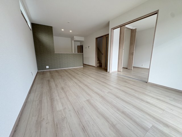 三木市志染町青山１丁目新築戸建１号棟の居間・リビング