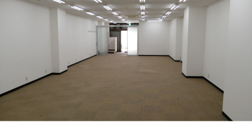 マルイビルの内装