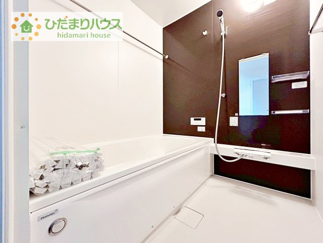 【浴室】 | 我孫子市青山2期　新築戸建　3号棟 | 何歳まで一緒に入ってくれるだろうか・・・。
広いお風呂は、お子様と一緒に入るバスタイムがより楽しくなります。