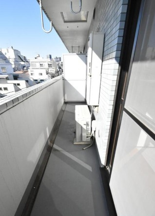 【バルコニー】