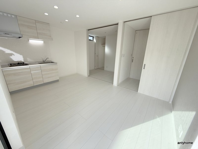 GLAN CASALIA　仲介手数料無料の居間・リビング