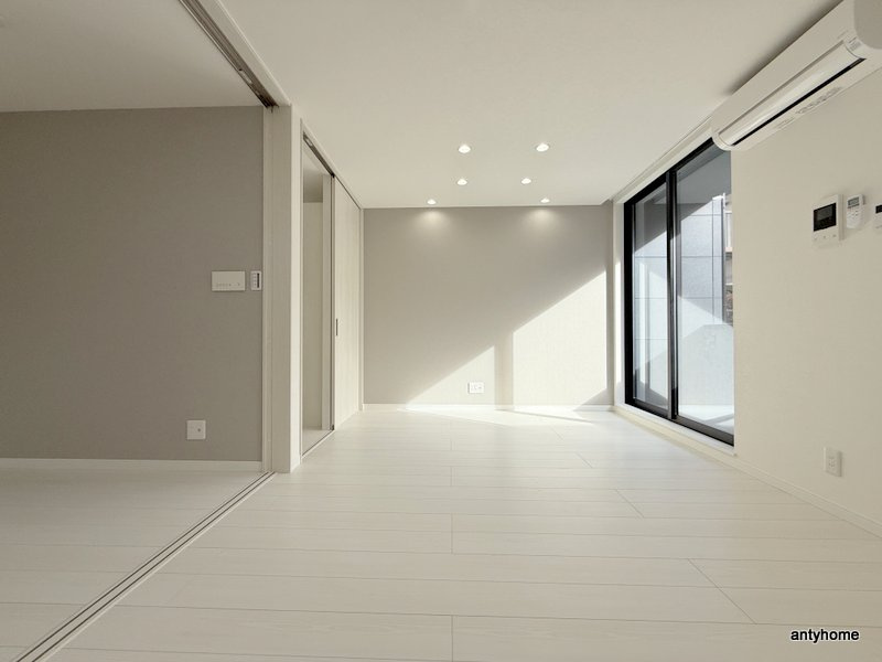 GLAN CASALIA　仲介手数料無料の居間・リビング