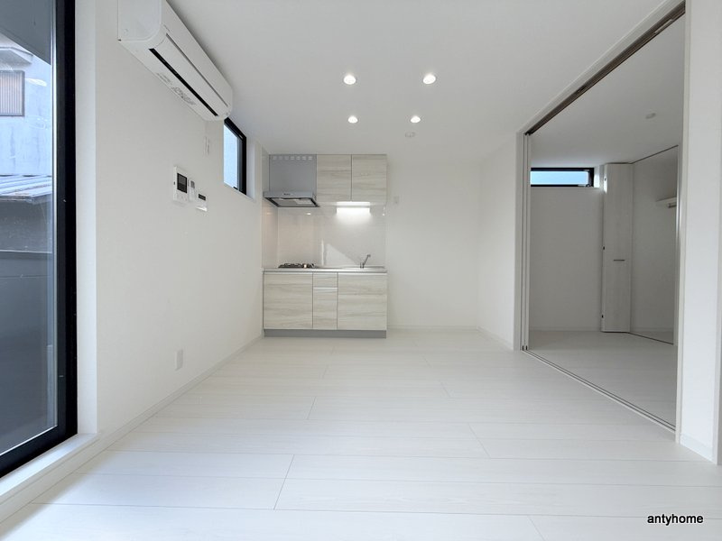 GLAN CASALIA　仲介手数料無料の居間・リビング