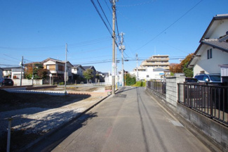 【前面道路含む現地写真】