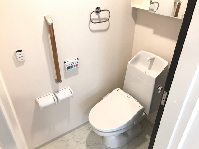 ロイヤル ソフィアのトイレ|シャワー付トイレ