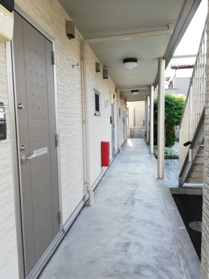 【エントランス】 | ラ・ブランシュール