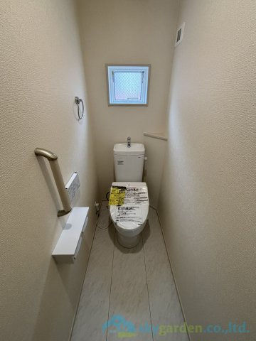 秦野市ひばりヶ丘　新築戸建　全2棟1号棟のトイレ