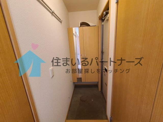 カーサマローンA棟の玄関|きれいな玄関です
