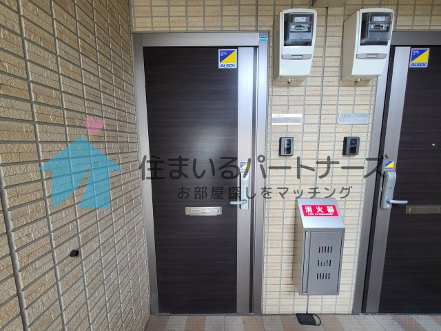 カーサマローンA棟の玄関|落ち着いた玄関です