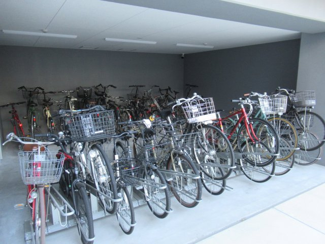 ソルテラスＫＯＢＥ湊町のその他共用部分|駐輪場もあります