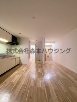 【居間・リビング】 | 　香里ロイヤルプラザ | ゆったり過ごせるリビングです