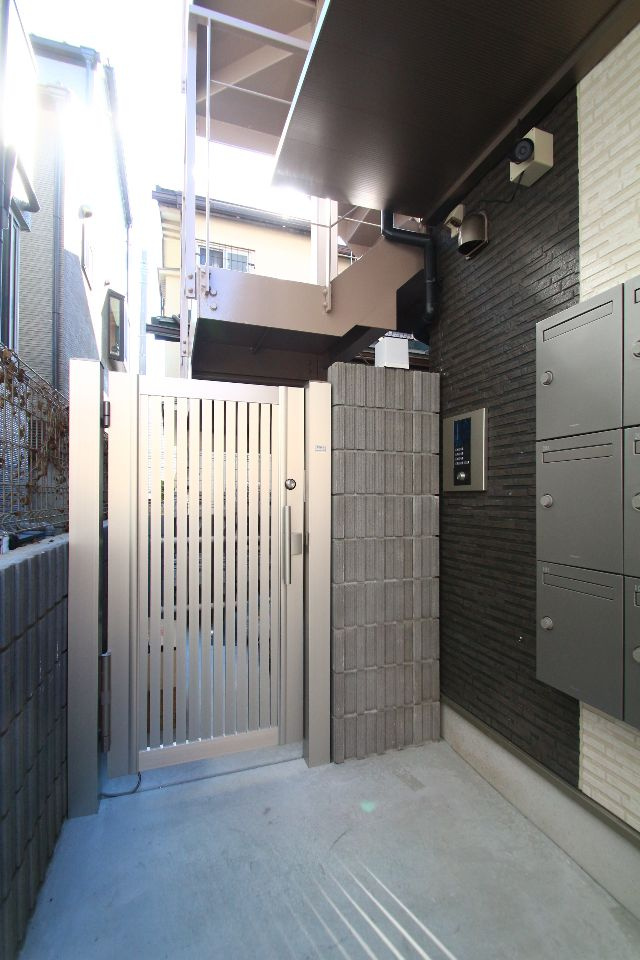 アクティ氷川台のエントランス|建物の内部です