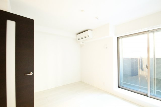 アクティ氷川台の居間・リビング|城を基調とした綺麗なお部屋です