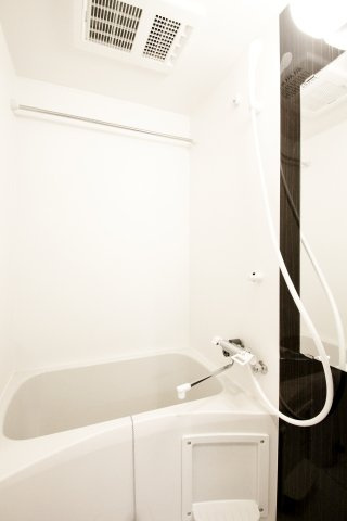 アクティ氷川台の浴室|きれいなお風呂です