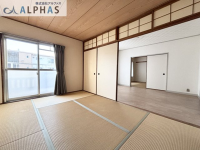 【和室】 | 青山台住宅70号棟 | 引き戸を開放することでリビングと繋がり、開放感があります♪