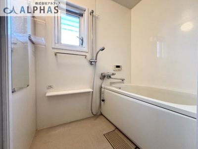 【浴室】 | 青山台住宅70号棟 | 浴室に窓があるので換気やカビ対策などもバッチリ！