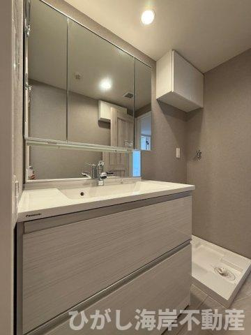 アドリーム湘南平塚の独立洗面台|新規リフォーム完了！　三面鏡化粧台