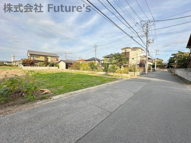 越谷市大成町1丁目　建築条件無し売地の前面道路含む現地写真|前面道路含む現地写真です。