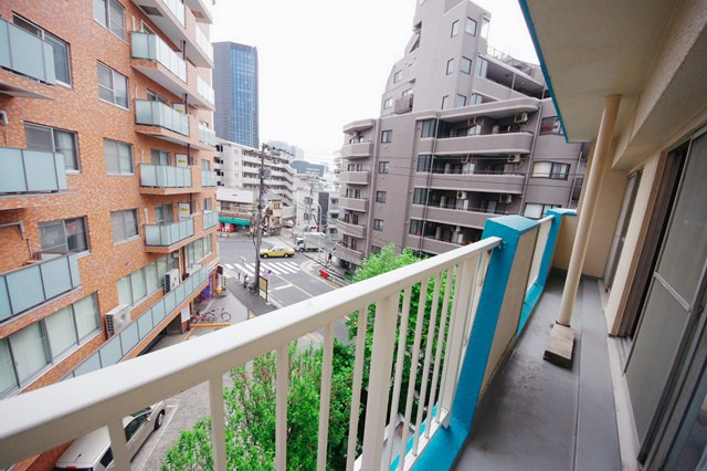 【バルコニー】