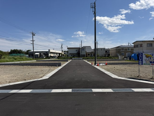 6区画分譲地　米野　E区画の前面道路含む現地写真