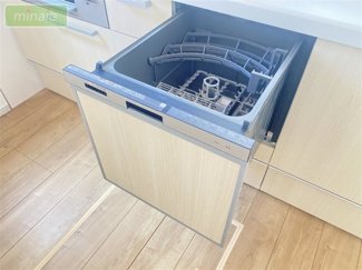 【キッチン】 | 小学校11分　スーパー9分　LDK23帖　泉　限定1区画　 | 奥様に嬉しい食洗器付きで家事を助けてくれます♪　同タイプ