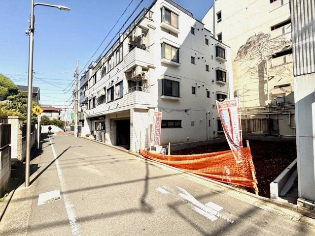 練馬区桜台1丁目　快適アクセス　建築条件無し売地限定1区画の前面道路含む現地写真|2025年11月撮影