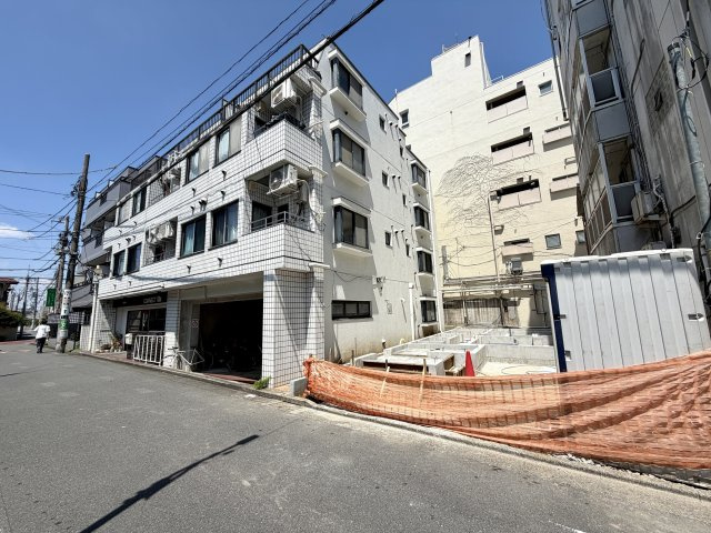 練馬区桜台1丁目　快適アクセス　新築戸建の前面道路含む現地写真