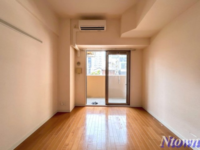 【居間・リビング】 | プレサンス泉セントマーク | ゆったりとした居間です