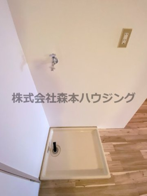 【設備】 | 　香里ロイヤルプラザ | 室内洗濯機置き場です