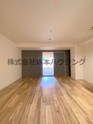 【居間・リビング】 | 　香里ロイヤルプラザ | ゆったりとしたリビングです