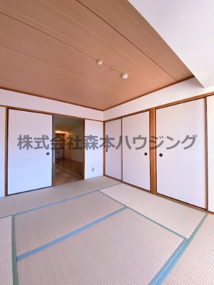 【和室】 | 　香里ロイヤルプラザ | 畳の上でゆっくりとくつろげる和室です