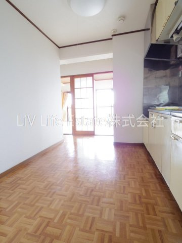 滝山房美ビルの居間・リビング