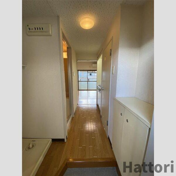 ローズインローズ2の玄関