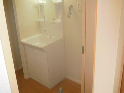 【独立洗面台】 | シャーメゾンB | 朝の支度にも助かる、独立の洗髪洗面化粧台