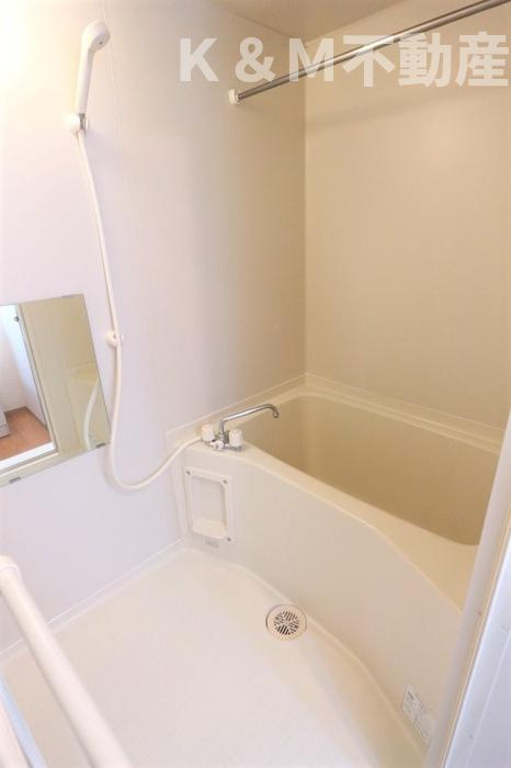 ランセ今谷 Cの居間・リビング|こちらの居間で趣味の時間をお楽しみください