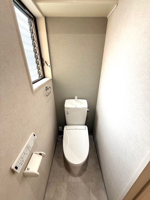 神戸市長田区名倉町1丁目中古戸建のトイレ