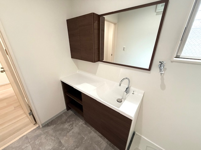 神戸市長田区名倉町1丁目中古戸建の独立洗面台