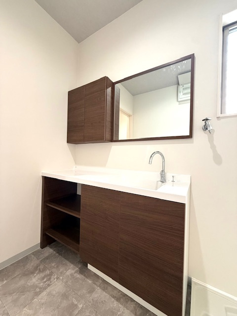 神戸市長田区名倉町1丁目中古戸建の独立洗面台