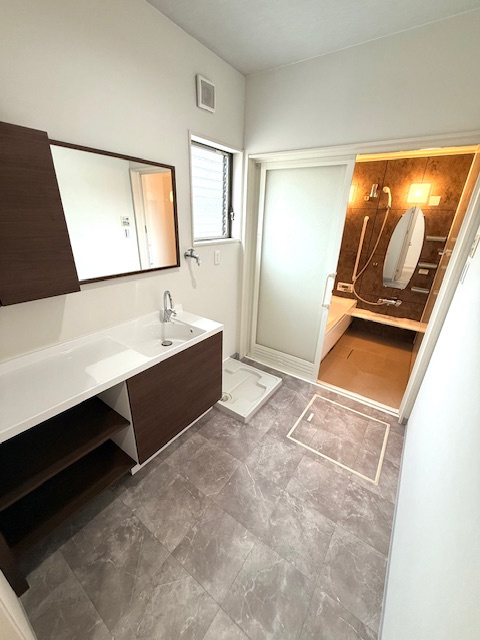 神戸市長田区名倉町1丁目中古戸建の脱衣所