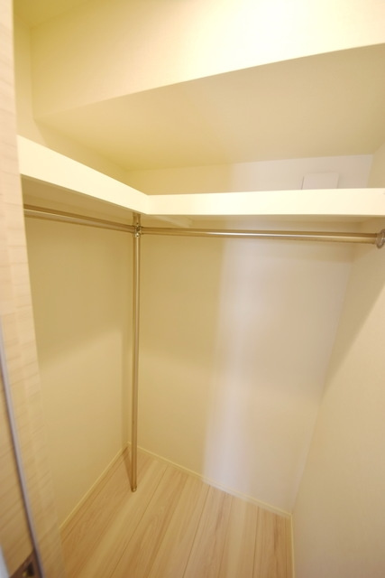 レオーネ南千住Ⅱの収納|ウォークインクローゼット