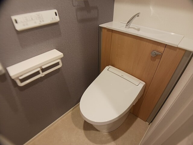 メゾンルミネ若松のトイレ