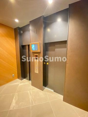 ジオエント西宮北口のその他共用部分|忙しい朝に嬉しいエレベーター2基。